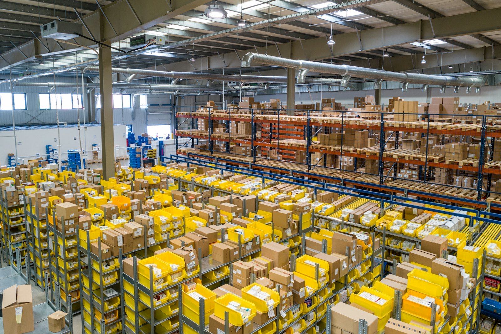 Globion fulfilment centre with sorted inventory bins